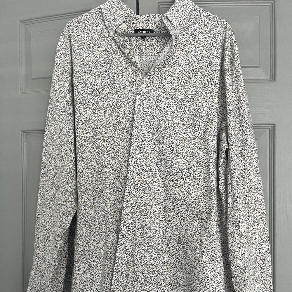 NWT Men’s Express Long Sleeve Dress Shirt with Small Floral Print Size XL